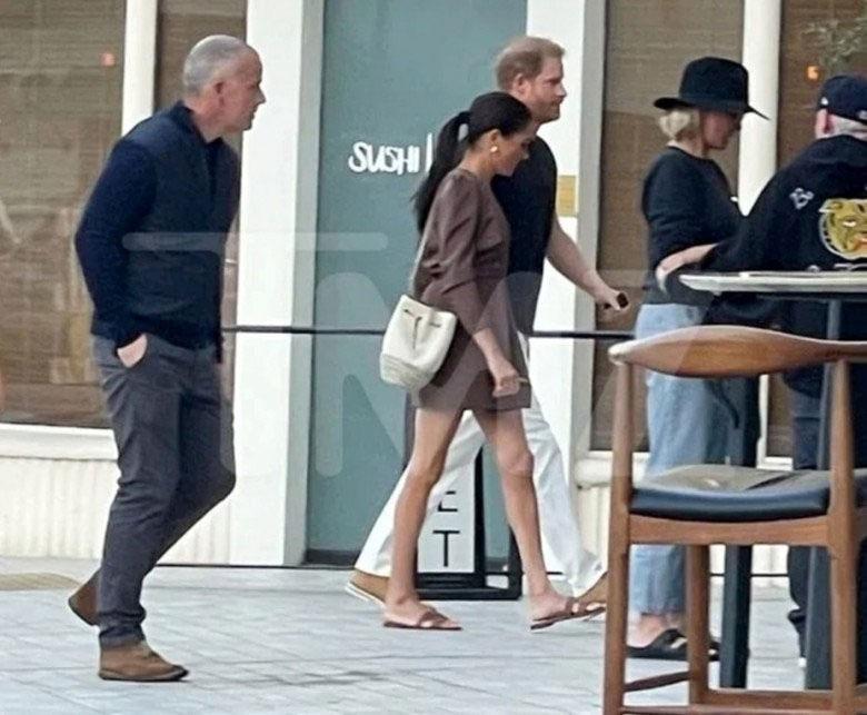 Con dâu bị Hoàng gia Anh ghẻ lạnh lộ chân khẳng khiu, ăn mặc khó hiểu-1