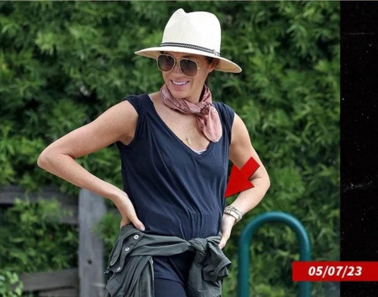 Con dâu bị Hoàng gia Anh ghẻ lạnh lộ chân khẳng khiu, ăn mặc khó hiểu-4