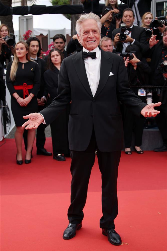 Dàn mỹ nhân nóng bỏng không hot bằng Johnny Depp trên thảm đỏ Cannes-6