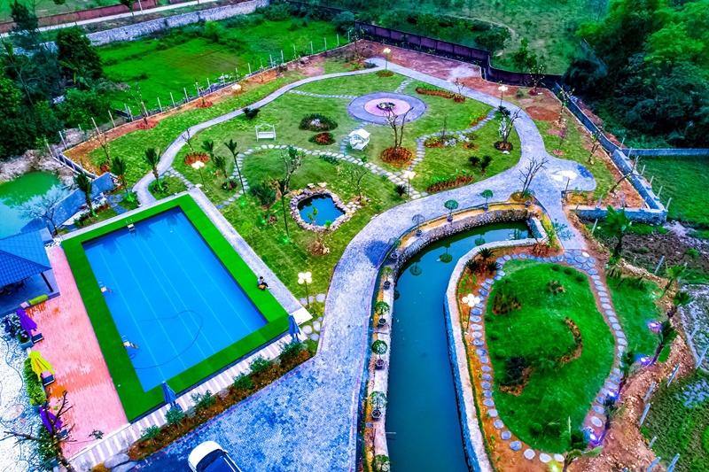 Quân A.P hé lộ mẹ ruột cùng cơ ngơi đắt giá, là con trai bà chủ villa-5