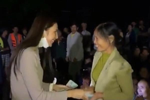 Thủy Tiên tiết lộ chuyện mất một món đồ trong chuyến từ thiện cách đây 3 năm-4