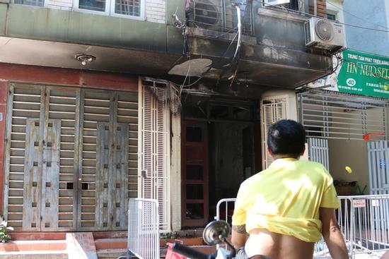 Lời kể người đàn ông cứu cả gia đình thoát khỏi đám cháy ở Hà Nội