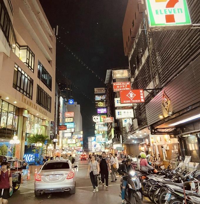 Khách Việt đỏ mặt khi phạm điều tối kỵ ở phố đèn đỏ tại Thái Lan-1