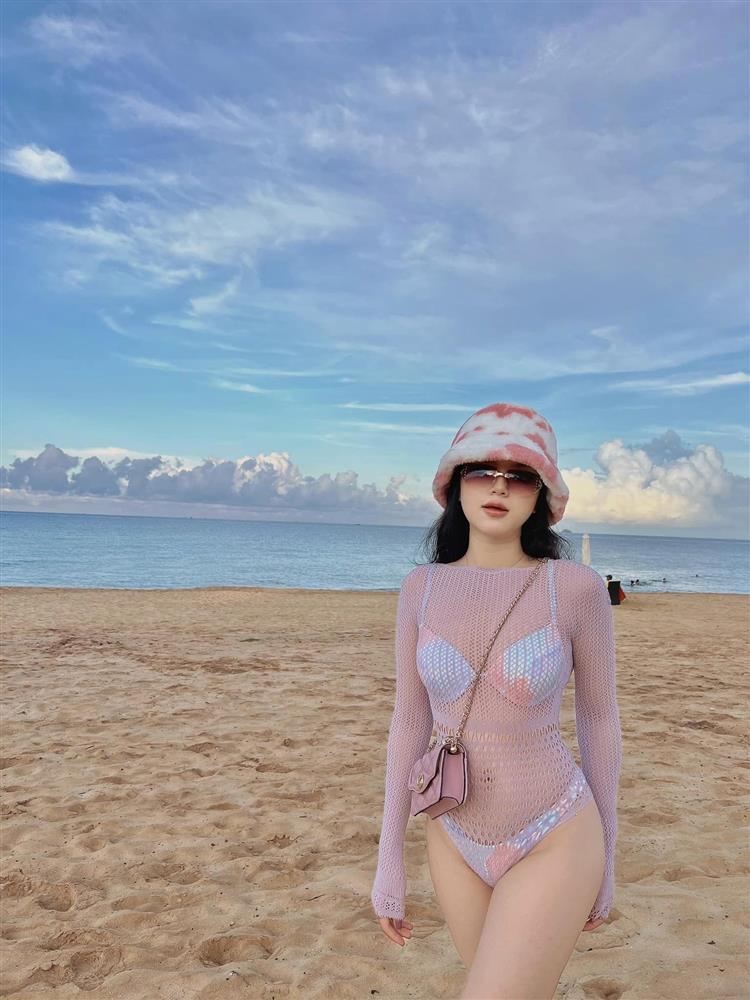 MC VTV - con dâu tương lai Lưu nát Cuộc Đời Vẫn Đẹp Sao diện đồ cut out táo bạo-4