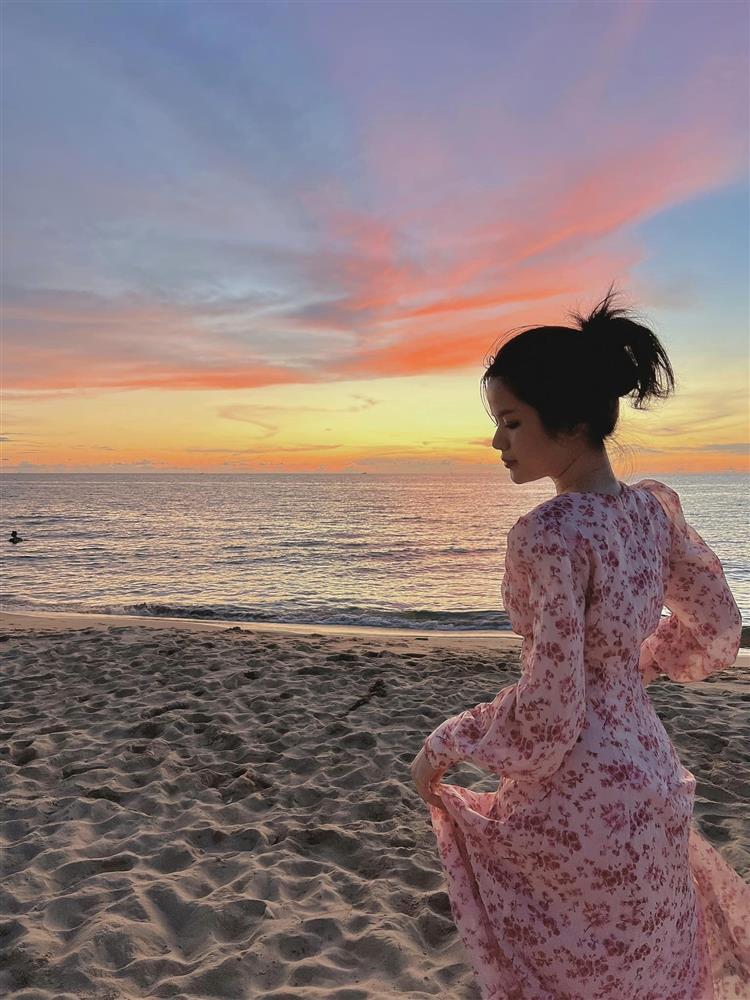 MC VTV - con dâu tương lai Lưu nát Cuộc Đời Vẫn Đẹp Sao diện đồ cut out táo bạo-5