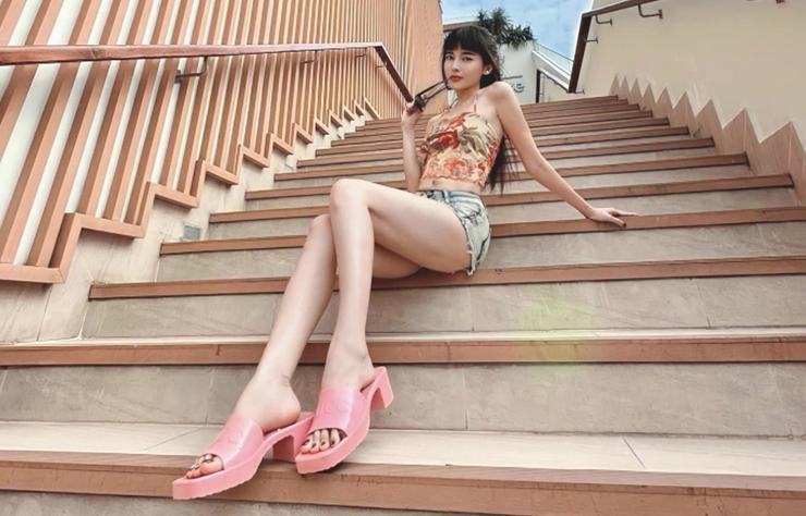 Phương Oanh, Cao Thái Hà mê kiểu quần 20cm đi muôn nơi-13