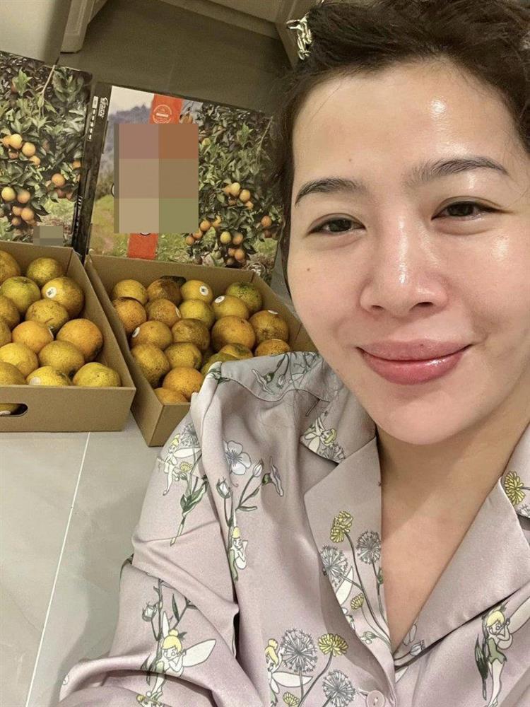 Con gái MC Diệp Chi 11 tuổi cao hơn mẹ, tập môn kéo chân đắt đỏ-3