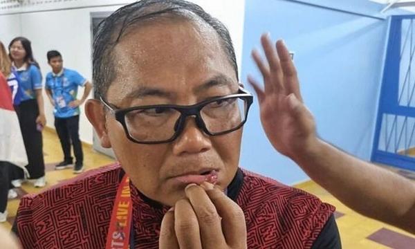 Trợ lý HLV Thái Lan khóc lóc, xin lỗi Trưởng đoàn U22 Indonesia-2