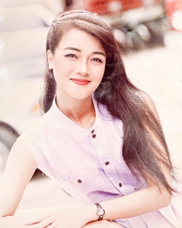 Bị coi là xấu nhất Việt Nam, Vân Dung ngoài đời U50 trẻ xinh, da trắng muốt-4