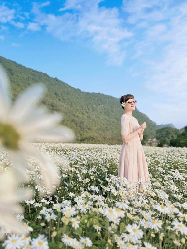 Bị coi là xấu nhất Việt Nam, Vân Dung ngoài đời U50 trẻ xinh, da trắng muốt-12