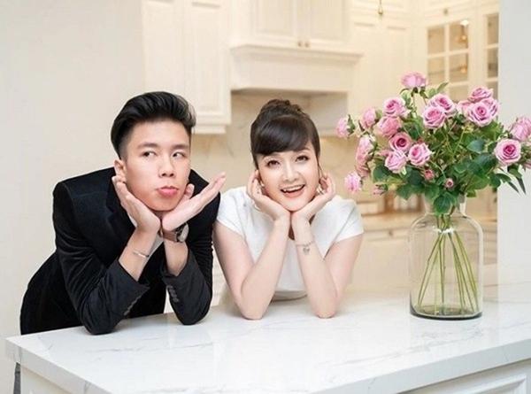 Bị coi là xấu nhất Việt Nam, Vân Dung ngoài đời U50 trẻ xinh, da trắng muốt-21