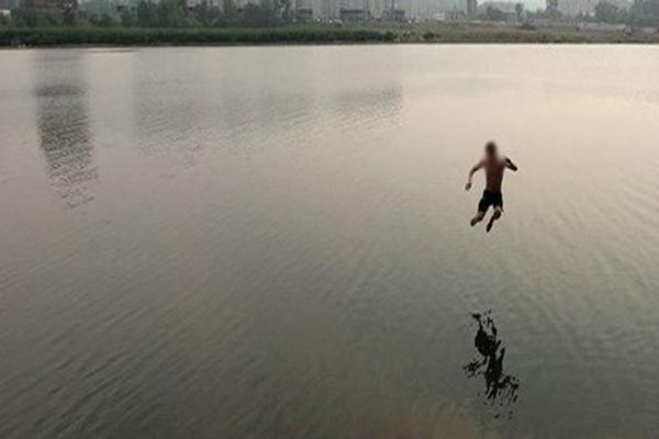 Chó pitbull cắn chết cụ bà 82 tuổi ở Bình Dương-2