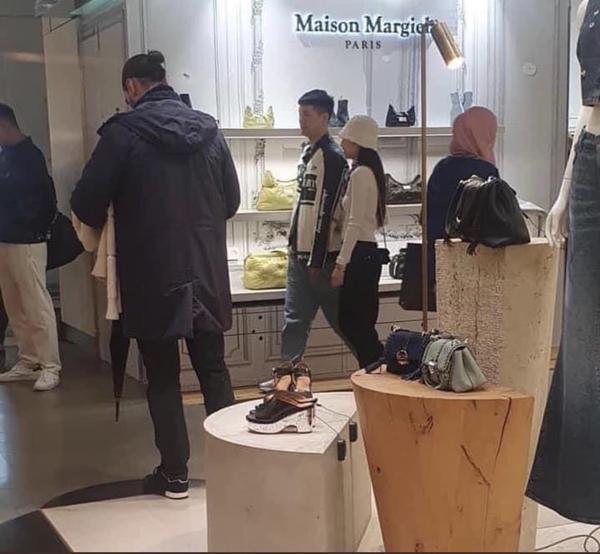 Báo Hàn xác nhận Jennie hẹn hò V (BTS) công khai giữa lòng Paris-5