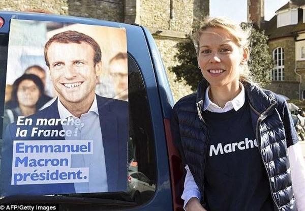 Mẹ đơn thân 3 con lớn hơn 24 tuổi vẫn khiến Tổng thống một nước yêu suốt 20 năm, U70 sống như bà hoàng-10