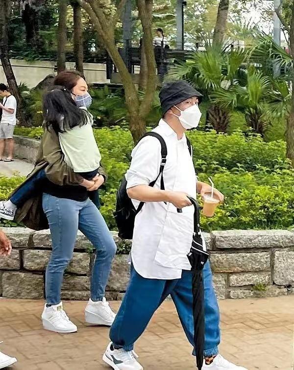 Trương Vệ Kiện phản hồi thông tin đi cùng vợ bé, con riêng-1