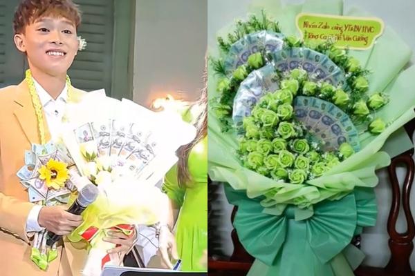 Vì sao khán giả thường tặng tiền, vàng sau mỗi show diễn cho Hồ Văn Cường?-4