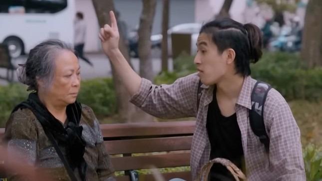 ‘Cuộc Đời Vẫn Đẹp Sao’ gây tranh cãi, MC VTV Hà Đan nói gì?-1