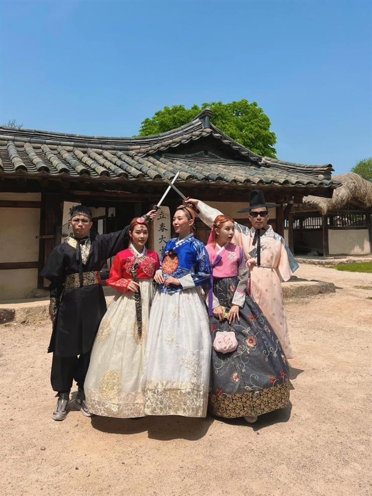 Tự ghép ảnh với sao Hàn, dân mạng hoang mang: Ai mới là Tóc Tiên?-5