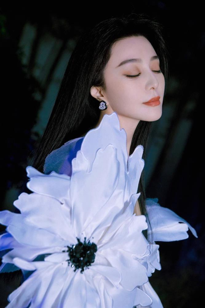 Phạm Băng Băng chiếm sóng LHP Cannes 2023, hy vọng trở lại đường đua-8