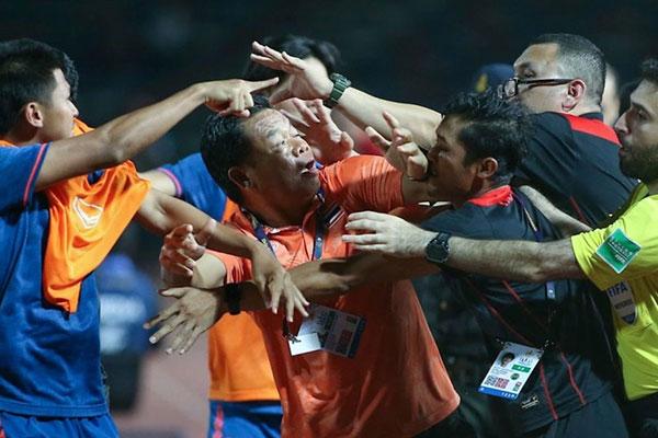 Nhà báo Thái Lan tung bằng chứng tố Indonesia khơi mào ẩu đả ở SEA Games-5