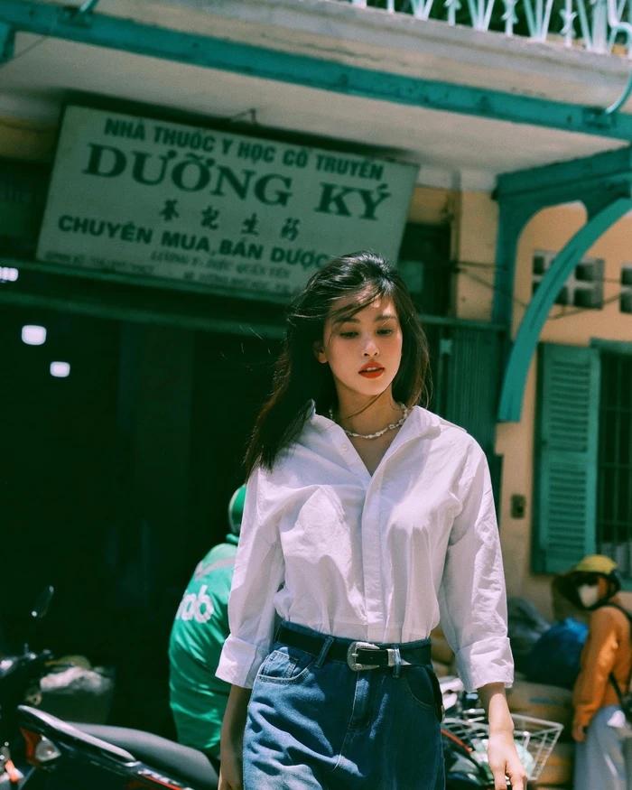 Hoa hậu Tiểu Vy thăng hạng phong cách nhờ diện đồ tối giản-1