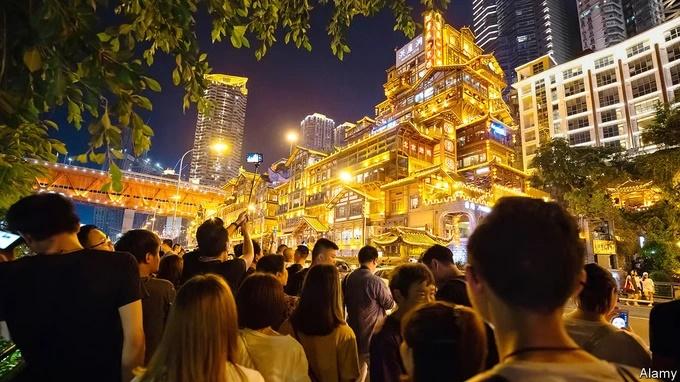 Nơi du khách hỏi đường phải trả tiền nếu muốn đi nhanh về chóng-4