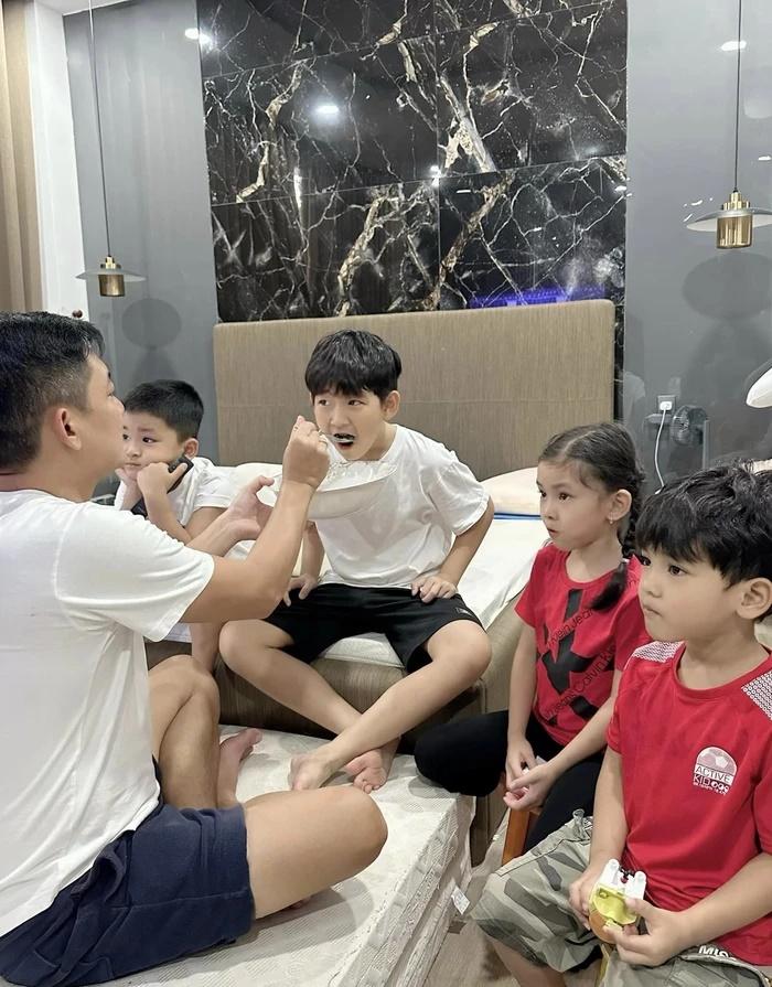 Diệp Bảo Ngọc hé lộ thái độ với gia đình mới của chồng cũ qua 1 câu dạy con trai-3