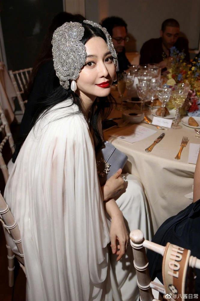 Phạm Băng Băng diện đầm xuyên thấu tại Cannes-5