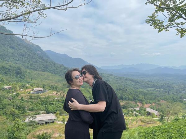 Mẹ ruột Á hậu Thụy Vân: Làm việc ngành y, hỗ trợ con gái nhiều việc-8