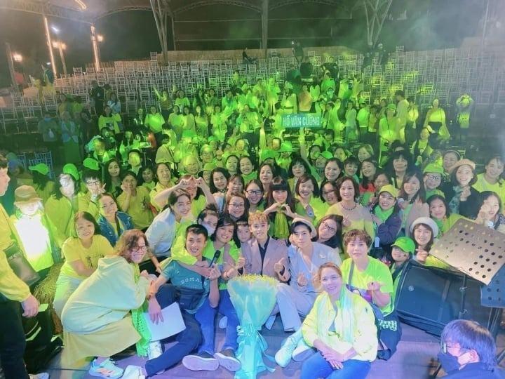 Vì sao khán giả thường tặng tiền, vàng sau mỗi show diễn cho Hồ Văn Cường?-3