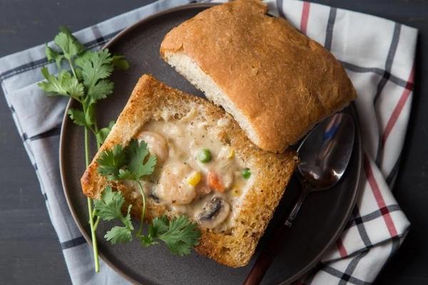 Cụ bà bất ngờ tỉnh dậy, đòi mở nắp quan tài trong lễ tang của chính mình-3