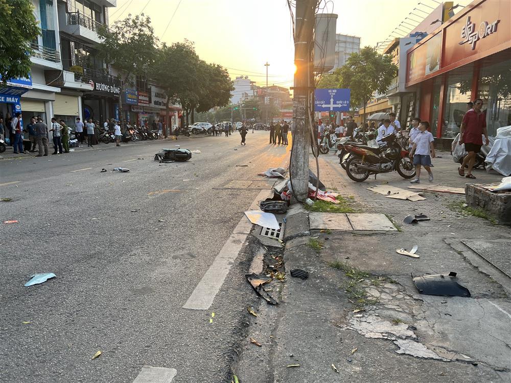 Tài xế diễn xiếc trên phố ở Hải Dương đâm 4 người nhập viện-2