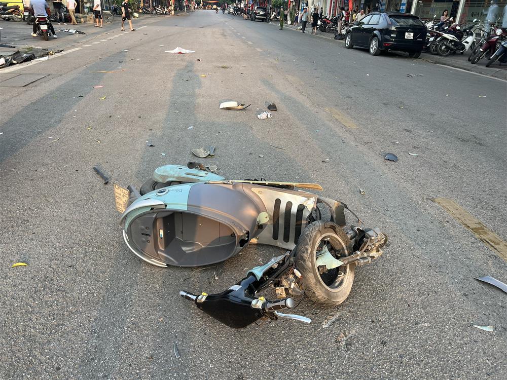 Tài xế diễn xiếc trên phố ở Hải Dương đâm 4 người nhập viện-4