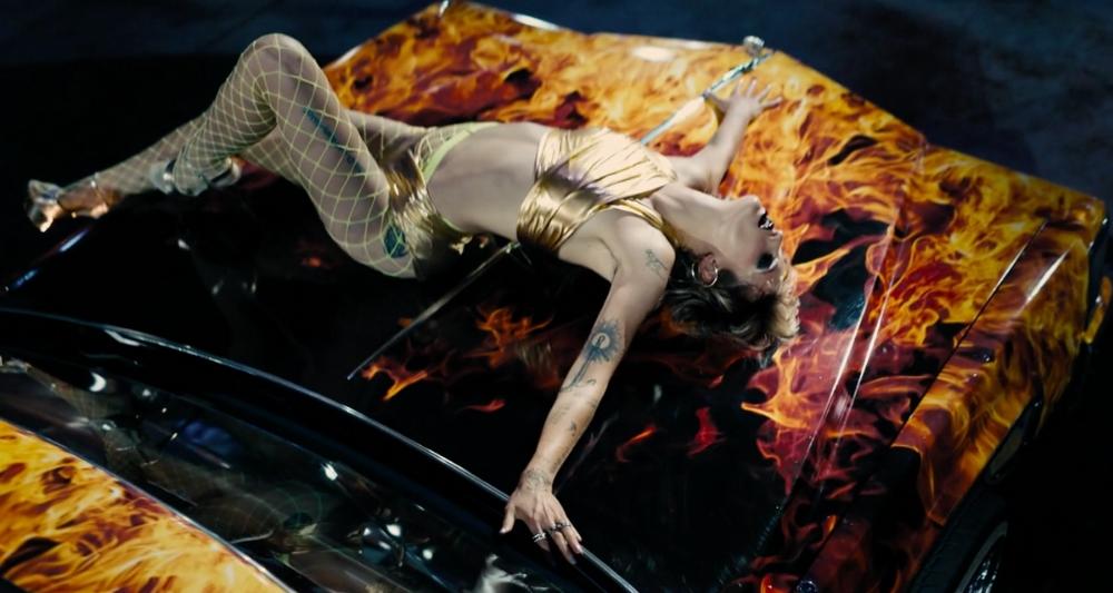 Bộ phim kỳ quái nhận được tràng vỗ tay dài 22 phút-5