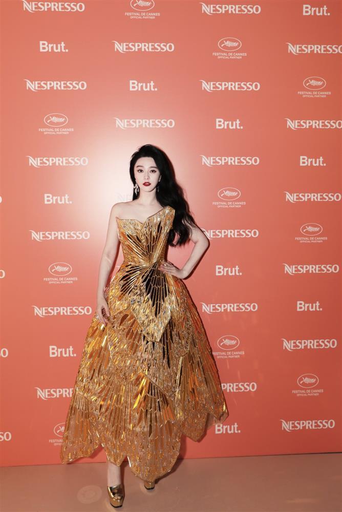 Phạm Băng Băng mặc váy cánh bướm của nhà thiết kế Việt Nam-1