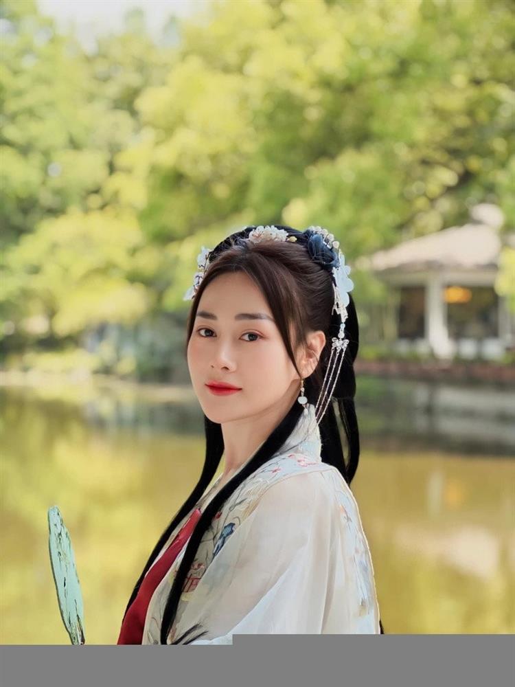 Phương Oanh tự tin khoe mặt mộc, tuổi U40 có thắng nổi lão hóa?-3