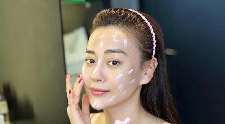 Phương Oanh tự tin khoe mặt mộc, tuổi U40 có thắng nổi lão hóa?-8