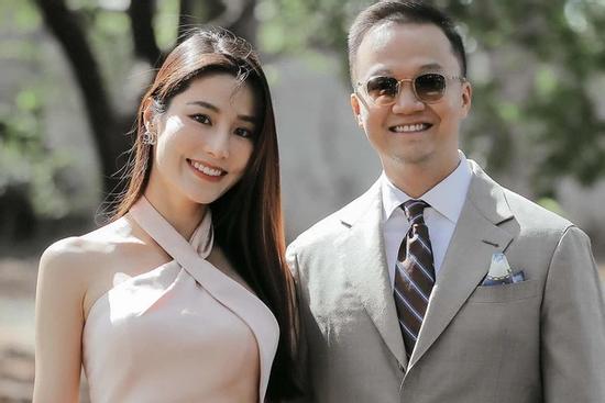 Diễm My 9X có chuyện tình viên mãn, được bạn trai cầu hôn tại Úc