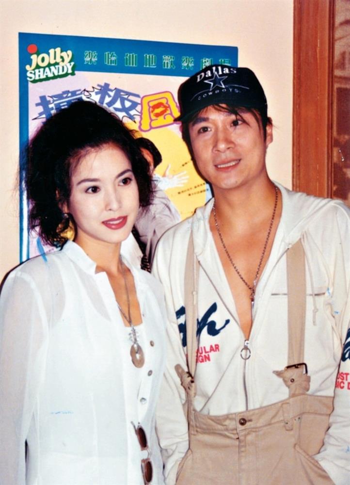 Nhan sắc ngỡ ngàng của sao phim người lớn trúng sét ái tình Hà Gia Kính-6