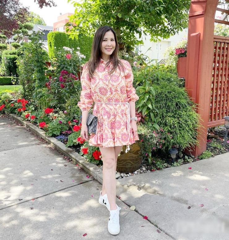 Nhan sắc ngỡ ngàng của sao phim người lớn trúng sét ái tình Hà Gia Kính-10