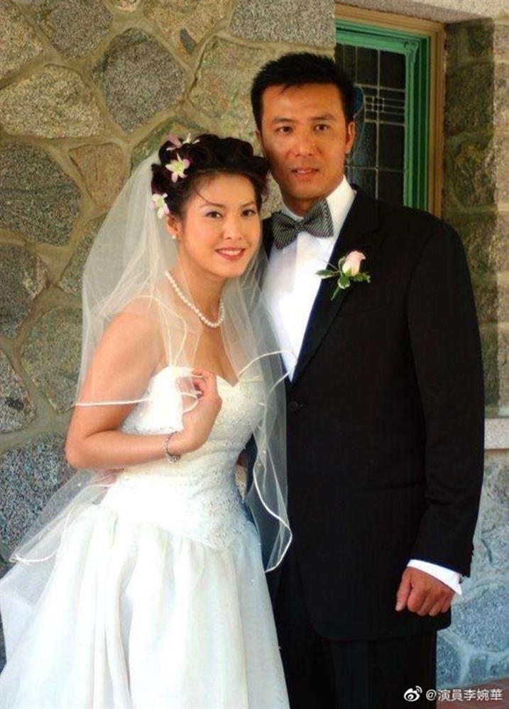 Nhan sắc ngỡ ngàng của sao phim người lớn trúng sét ái tình Hà Gia Kính-9