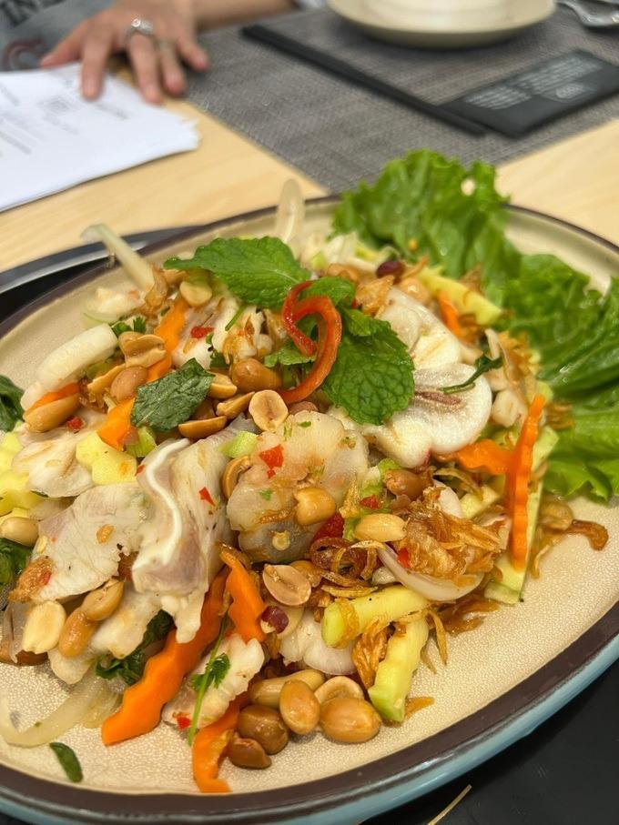 Vợ chồng trẻ cãi nhau, chạy xe 70km chỉ vì đu trend gỏi gà măng cụt-3