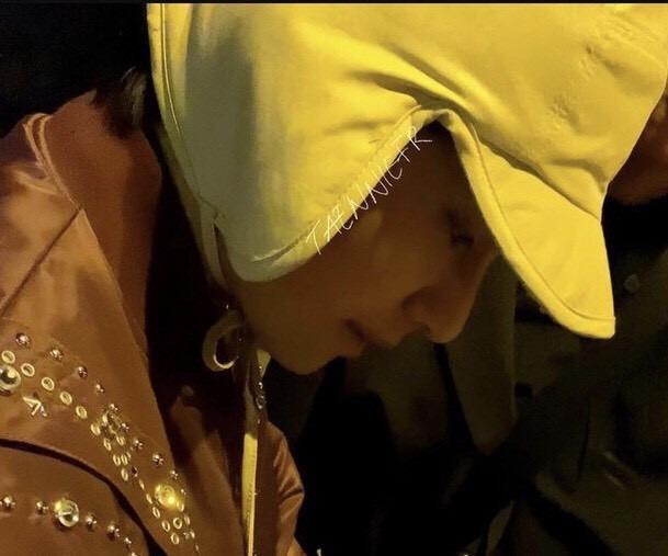 Nhà báo người Pháp tiết lộ buổi gặp V nhóm BTS tay trong tay bên Jennie-2