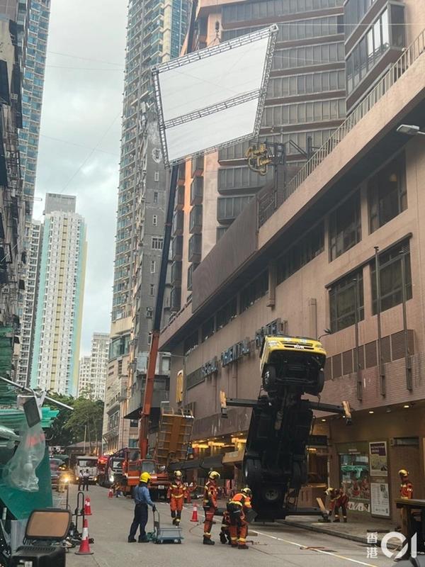 Phim mới của Nghê Ni xảy ra tai nạn nghiêm trọng, 8 người bị thương nặng-1