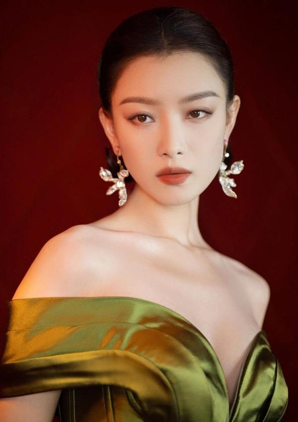 Phim mới của Nghê Ni xảy ra tai nạn nghiêm trọng, 8 người bị thương nặng-2