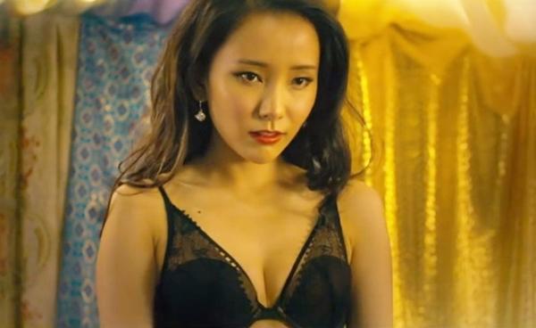 Tiếp viên hàng không bỏ nghề đi đóng phim người lớn tiết lộ quá khứ nghèo khó-7