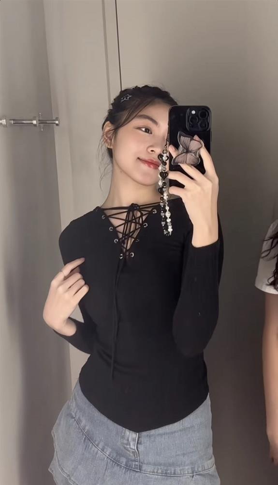 Con gái lớn nhà Quyền Linh trang điểm liên tục, mặt mộc tuổi dậy thì ra sao?-5