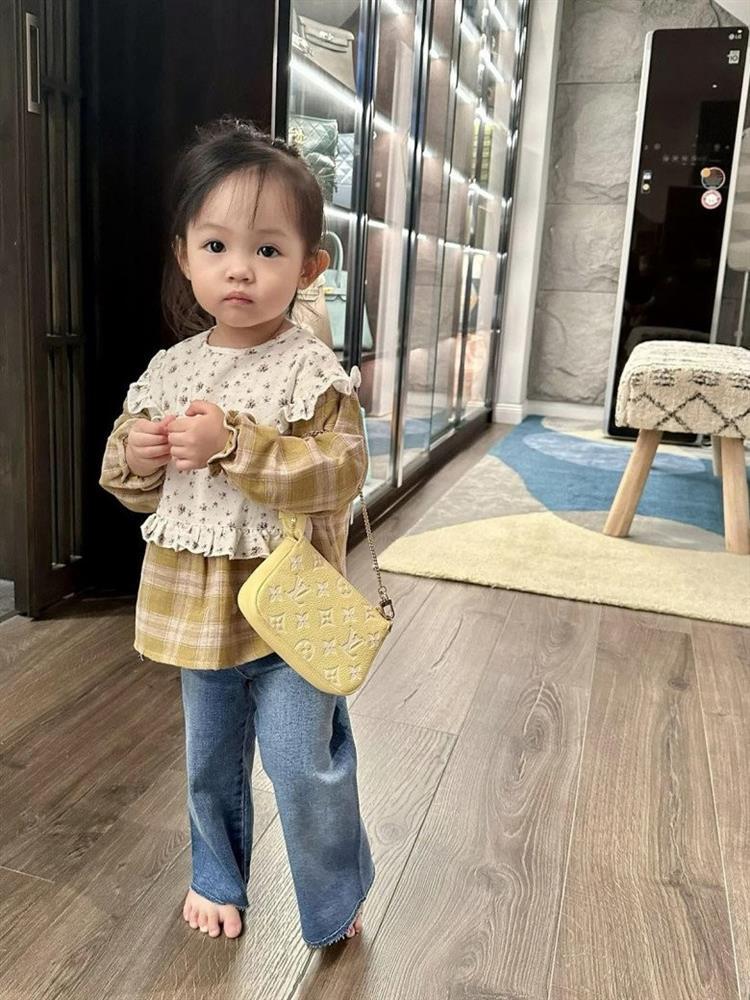 Ái nữ Cường Đô La 3 tuổi đã sở hữu dàn siêu xe không kém cạnh bố đại gia-11