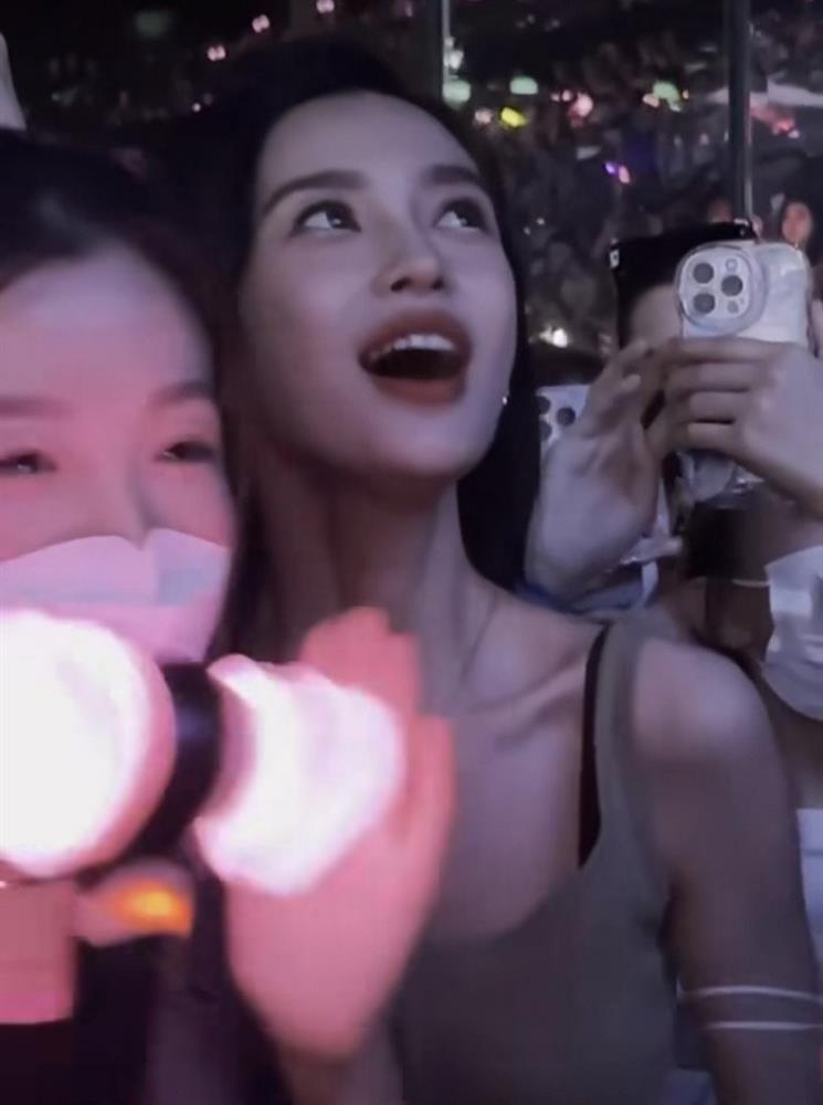 Angelababy có chiêu làm ướt mặt 30 phút một lần để trẻ lâu-4