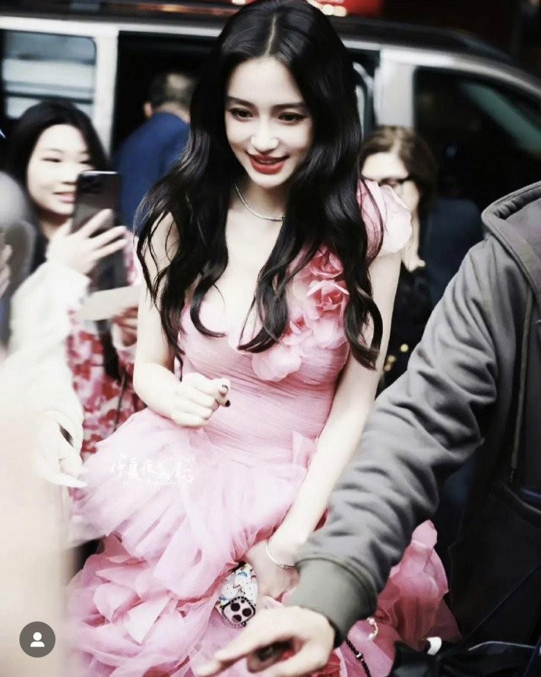 Angelababy có chiêu làm ướt mặt 30 phút một lần để trẻ lâu-6